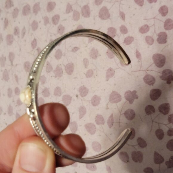 White Bangle Braclete - Picture 2 of 2